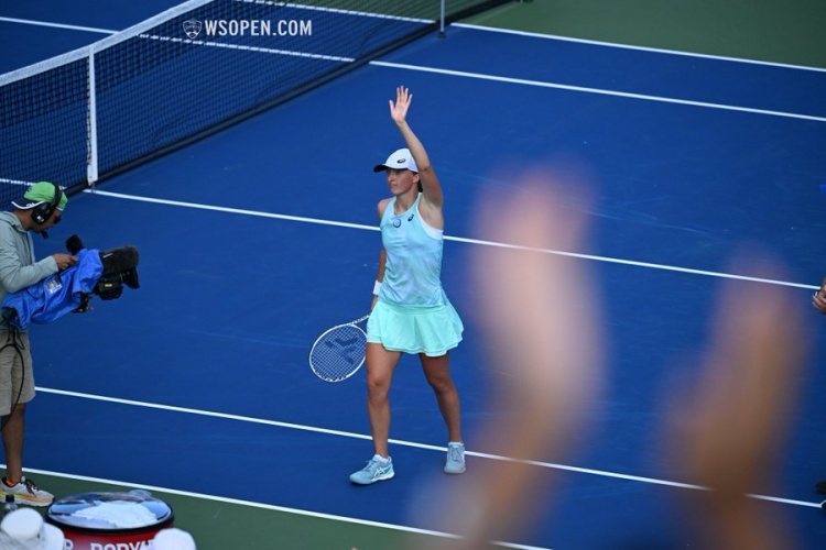 和媒体人士 和媒体人士