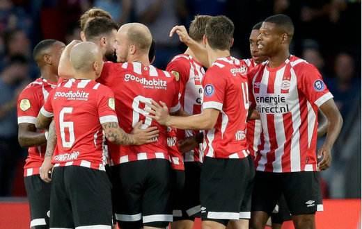 色队服不仅 色队服不仅