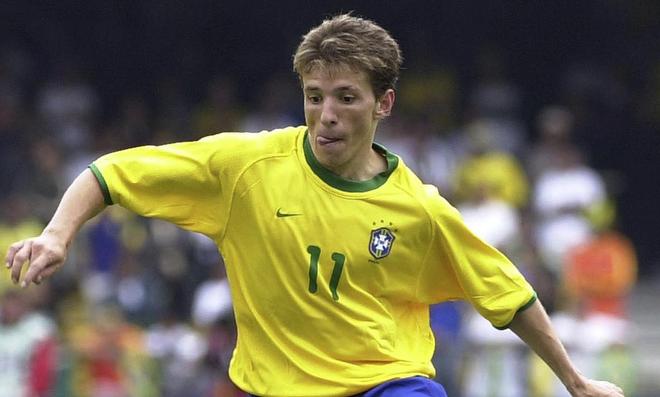 迪洛伦佐倒 迪洛伦佐倒