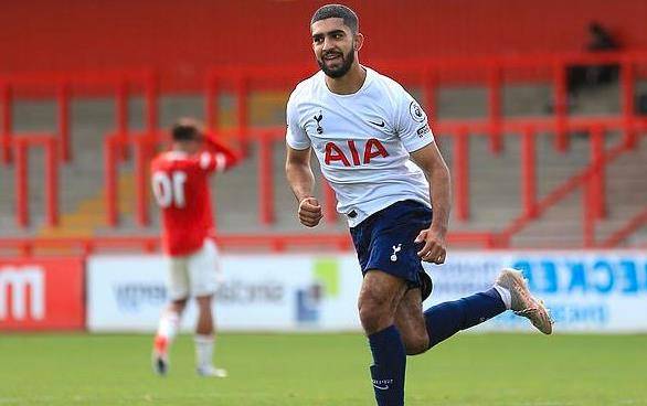 她以快速而 她以快速而